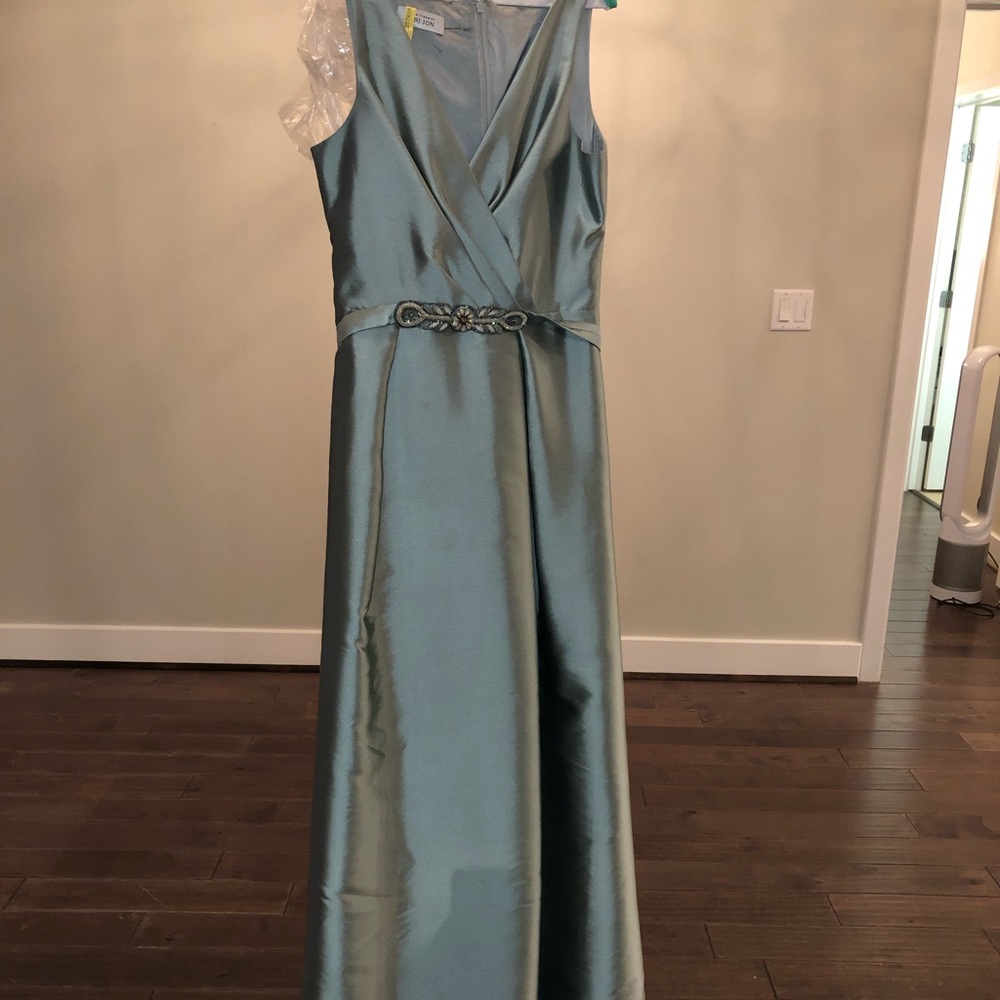 Teri Jon Ricki Freeman Gown size 12 blue.